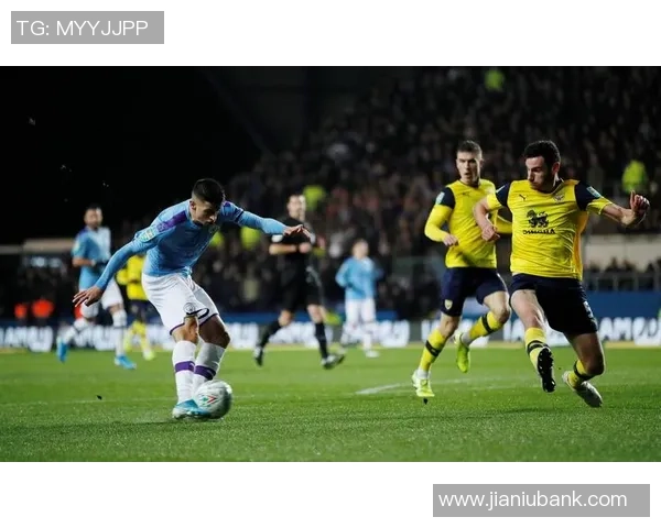 全球足球巡回赛盛况空前球迷热情高涨尽享精彩赛事与激情对决