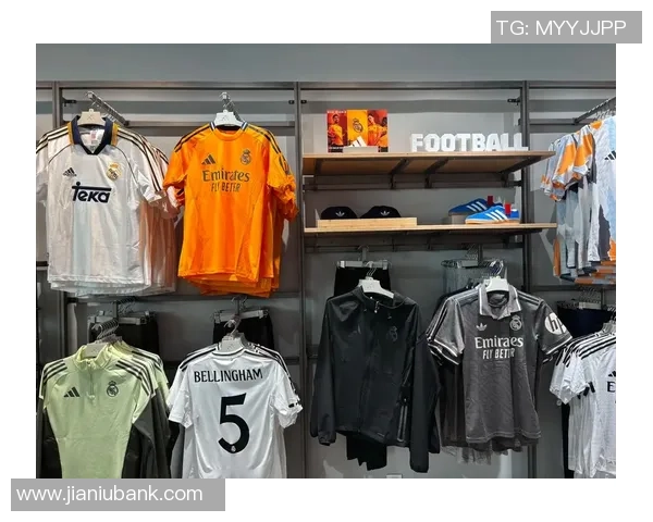 时尚与运动的完美结合足球球衣Polo让你在场上场下都能尽显风采